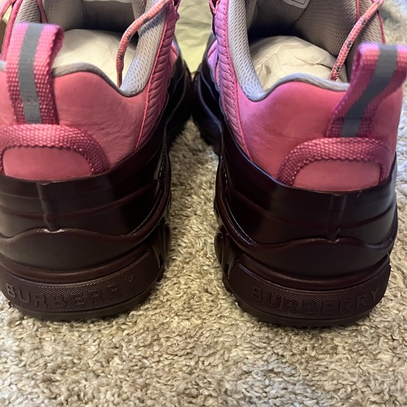 Only worn once great condition and at a great price - Picture 3 of 10